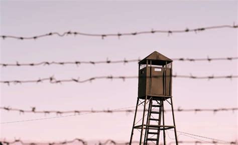 Military Installation Gate に対する画像結果