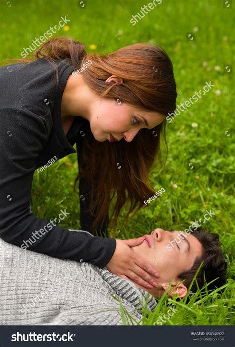 Bildergebnis für Person Giving First Aid