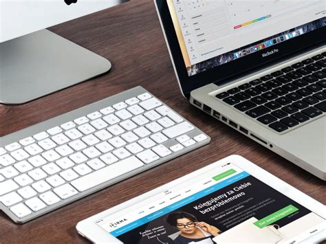 HTML/CSS Front Page Contents に対する画像結果