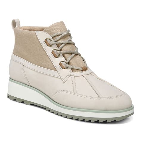 Vionic Boots with Arch Support に対する画像結果