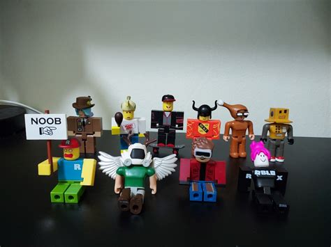 Image result for Roblox Figuren Set