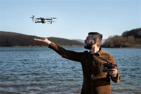 Man Flying Drone に対する画像結果