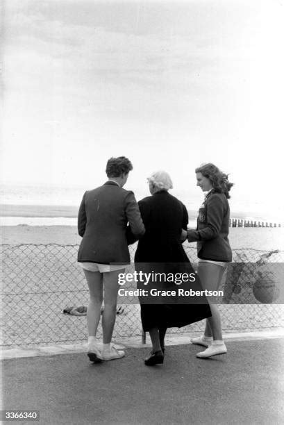 New Butlins Red Coat Uniform How to Make in Roblox Studio-साठीचा प्रतिमा निकाल