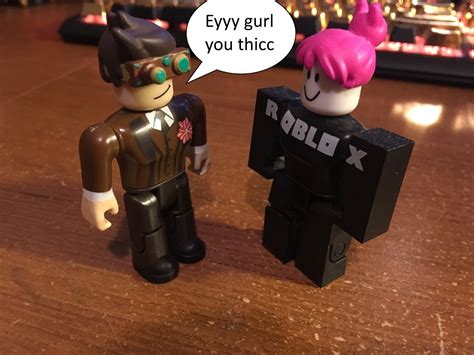 تصویر کا نتیجہ برائے How to Make Thick Roblox Avtar