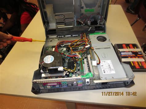 Toradh íomhá ar Dell System Unit of a Computer PNG