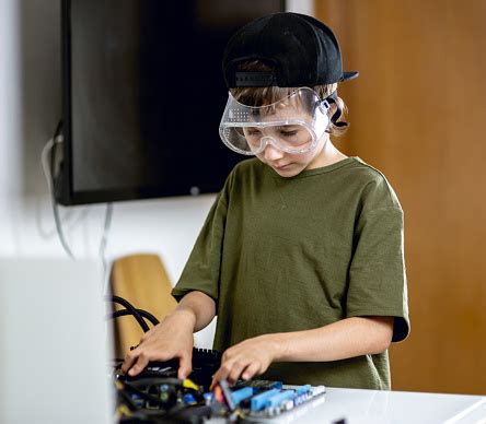 Afbeeldingsresultaten voor How to Install Computer Hardware