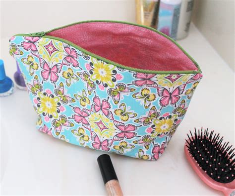 Afbeeldingsresultaten voor Free Printable Cosmetic Bag Pattern