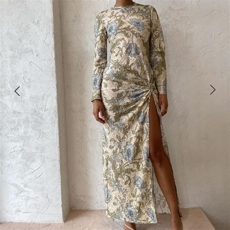 Toradh íomhá ar Maev Logo