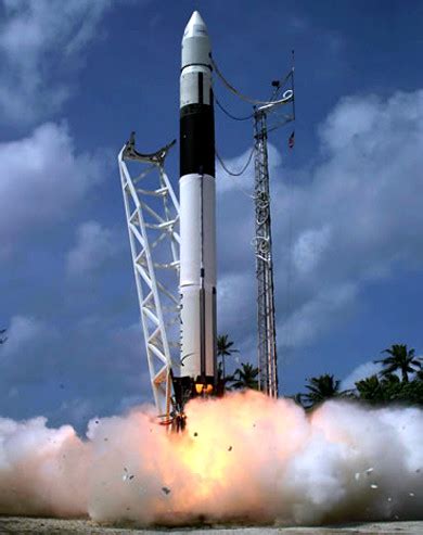 Toradh íomhá ar Falcon 1 Rocket