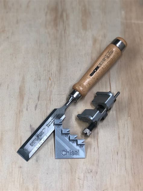 Afbeeldingsresultaten voor Using a Chisel Sharpening Guide