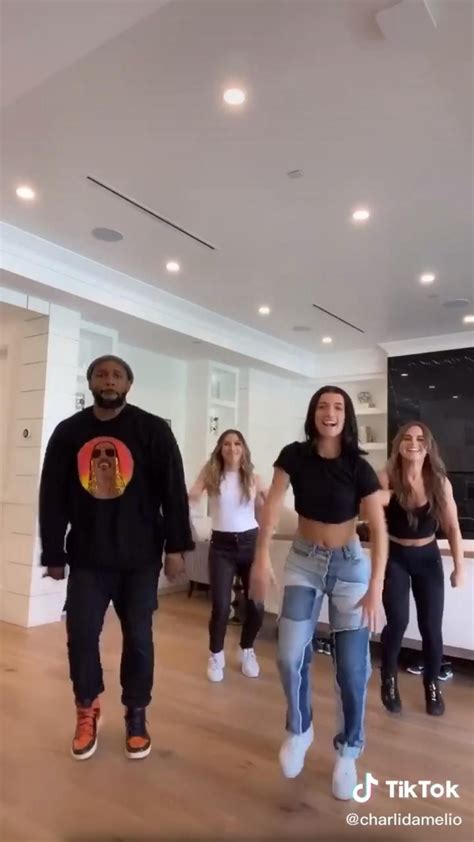 تصویر کا نتیجہ برائے Tic Tok CWC Dances