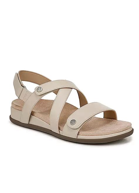 Afbeeldingsresultaten voor Vionic Wide Width Sandals