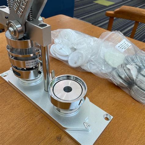 Toradh íomhá ar Badge Making Activity