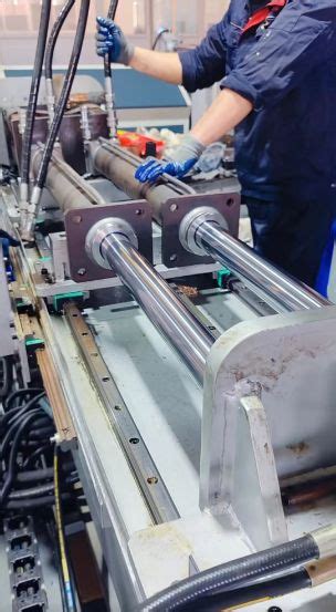 Toradh íomhá ar Hydraulic Injection Molding Machine