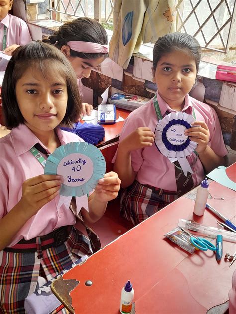Toradh íomhá ar Badge Making Activity