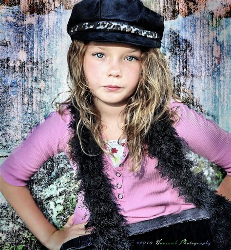 Models Mini Me માટે ઇમેજ પરિણામ