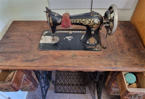 Toradh íomhá ar 1879 Singer Sewing Machine
