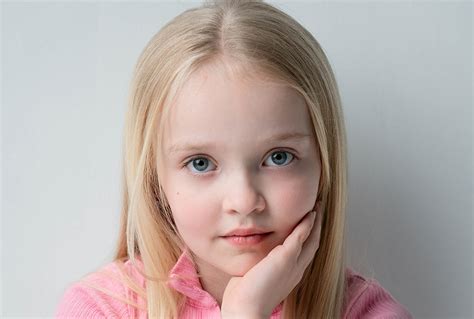 Models Mini Me માટે ઇમેજ પરિણામ