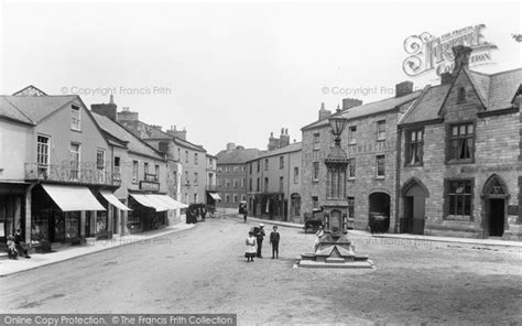 Résultat d’images pour Axminster Market Square