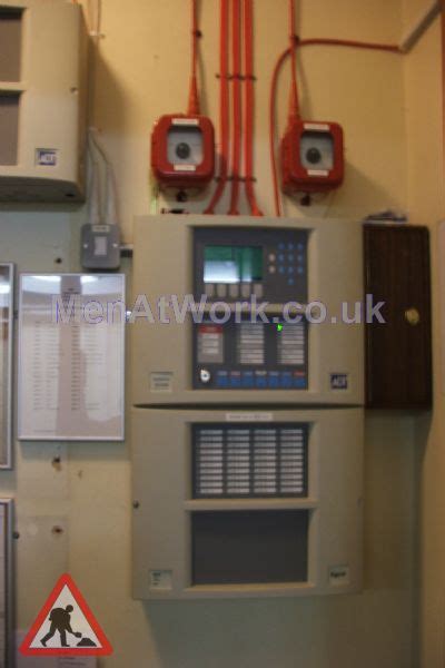 Fire Alarm Control Unit に対する画像結果