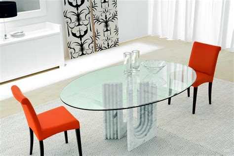 Afbeeldingsresultaten voor Oval Glass Dining Table