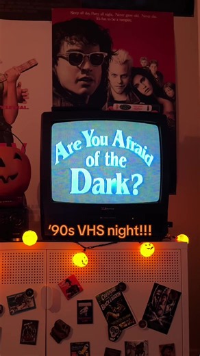 10/10 for ‘90s VHS night!! And especially for this are you afraid of the dark marathon tape I randomly found on Etsy #nostlagia #millennials #halloween