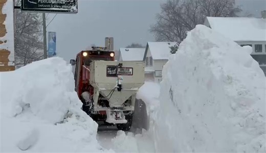 Downtown Marquette, Michigan after an intense night of blizzard conditions! The snow clean up begins! | Live Storm Chasers