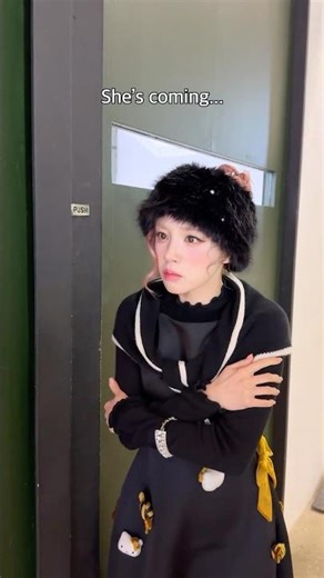 She's coming…🎄🤫