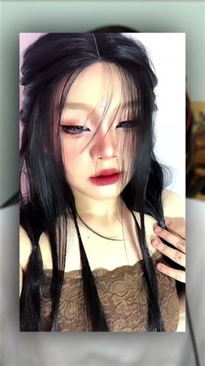 Her Makeup Style is Unique 😭