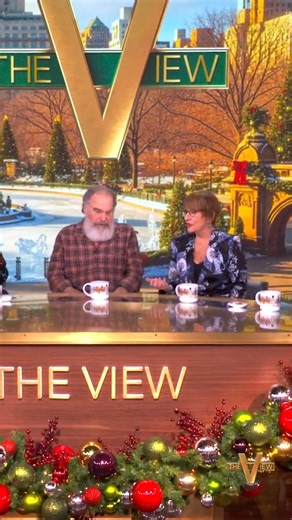 Mandy Patinkin and Patti LuPone reflect on working with legendary Hollywood actor and director Rob Reiner. ❤️ | The View