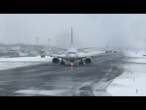 Powerful winter storm brings heavy snow to Northeast