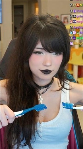 Emiru Defies Physics 😭