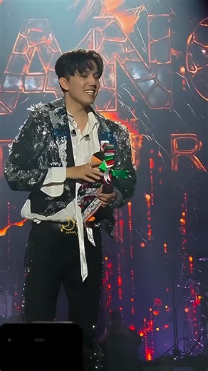 Dimash Streaming Queen on Instagram: "Lovely Dimash in Mexico’s concert🥰🥰 Cr. @moon.k_2 #lovely #dimash #dimashkudaibergen"