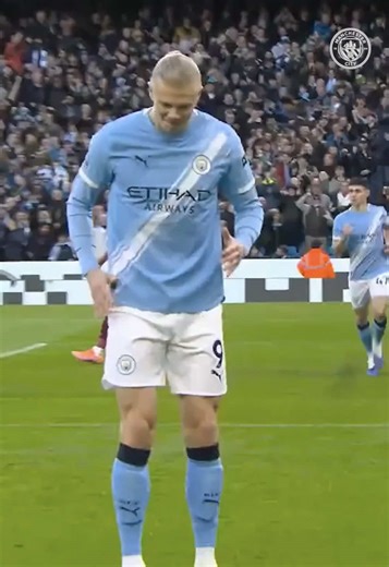 Manchester City Celebrates Haaland's Goal in Premier League