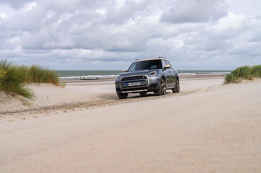 2024 MINI Countryman SE (U25): New Photos Show Its Fun Side
