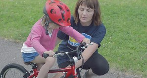 Video: How to teach your child to ride a bike