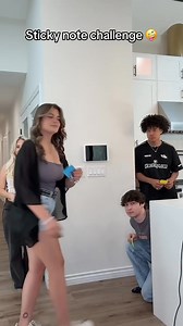 sticky note challenge‼️👀#reelschallenge #facebookviral #funnyvideos #friends #skyyjade | skyyjade