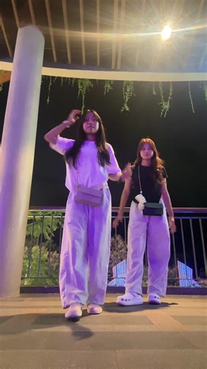 Loose Pants Trend for Men: Style Tips