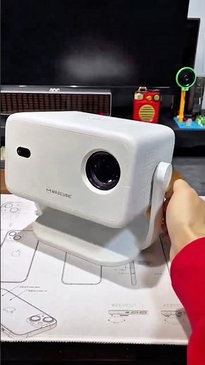 Best Smart Projector 2025 | 4K Outdoor Projector with Built-in Apps, WiFi, Bluetooth & Auto Keystone