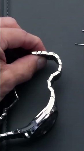 How to Size a Bulova Watch — Sizing Tool Method | How to Connect Links