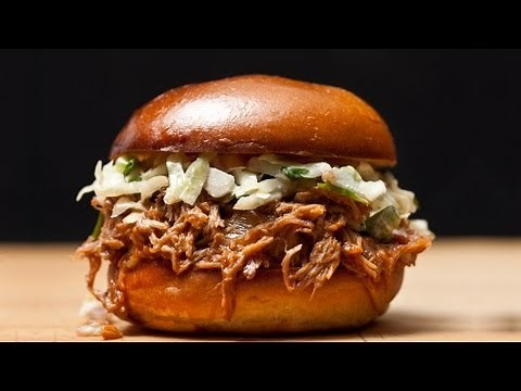How to Make Easy Slow-Cooker Pulled Pork - The Easiest Way