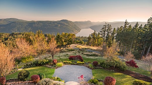 The Best Places to See Fall Foliage in Canada, From British Columbia to Québec