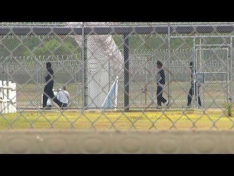 El DHS admite irregularidades en un centro de detención de ICE en Louisiana | Noticias Telemundo