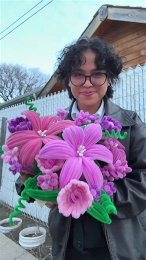 Just for her❤️💐 @myn #wlw #pipecleanerflowers #gf | pipes cleaner flowers