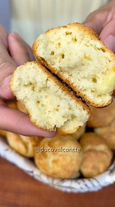 353K views · 5.7K reactions | Já segue @ducavalcantteBroa de Queijo 燎 Ingredientes:- 04 ovos- 500ml de leite- 01 e 1/2 xícara de açúcar - 01 xícara de manteiga ou margarina- 02 colheres de sopa de fermento - 500g de queijo ralado- 01 KG de farinhaA farinha é pra dar o ponto da massa, pode ser que você gaste um pouco mais… vai depender dos líquidos… forno é pré aquecido a 180 graus!#receitas #broadequeijo | Du Cavalcante | Facebook