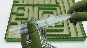 Syringe-Controlled Labyrinth Game – Easy Cardboard Science Project