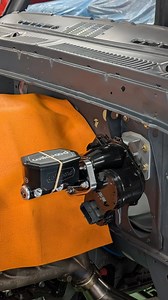 Our master cylinder adapter makes it easy to put super powerful brakes on your custom build! This clip shows our F-150 firewall adapter, Gen2 iBooster, Back Bay Customs master cylinder adapter and then a 1⅛" Willwood master. We also make a Baer Remaster adapter that works the same way. You can buy un-coated components from us or if you want a complete kit or powdercoated adapters, @retrofit.innovations has you covered. We make firewall adapters for lots of popular classics including ; 67-72 C-10