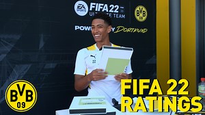 86K views · 1.8K reactions |  Bonusmaterial! Jude Bellingham verteilt weitere FIFA 22-Karten an die Jungs - die Reaktionen bleiben ähnlich. 郎 | Borussia Dortmund | Facebook
