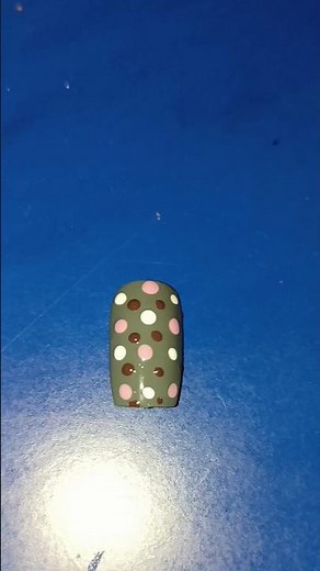 easy and simple polka dots nail art design ✨✨#polkadotnails #polkadot #nailart #shorts #easynailart