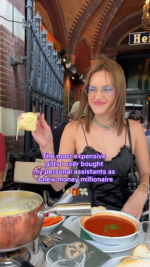 They not only earn A LOT of money but also get such gifts cause they save my time and make my life less stressful so I can earn even more money #selfmadewomen #personalassistant #personalassistantlife #newmoney #businesswomenlife